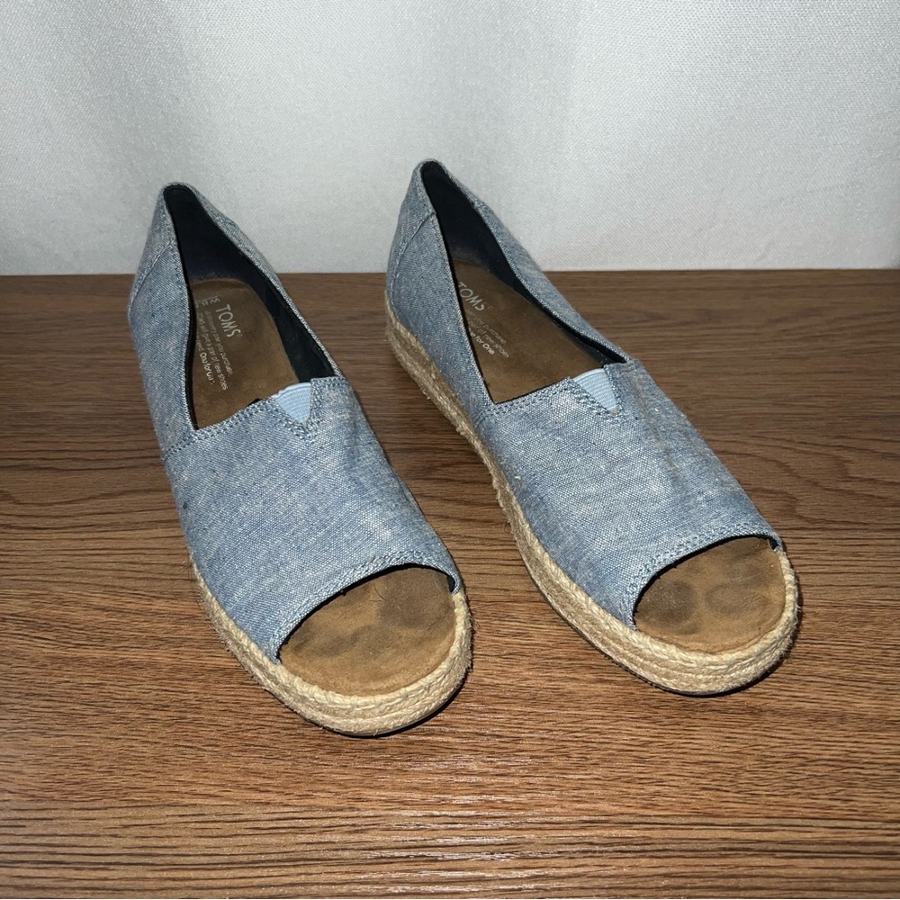 TOMS Blue Chambray Open Toe Espadrilles Alpargatas Size 8.5